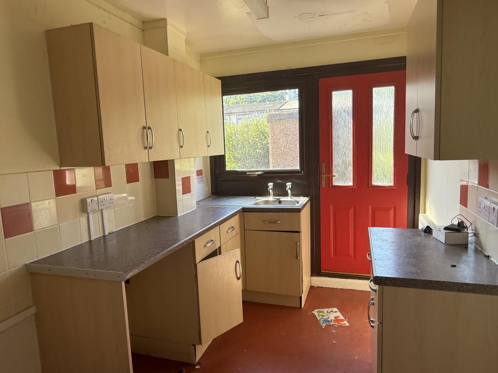 Lot: 118 - HOUSE IN NEED OF IMPROVEMENT - Kitchen of House in Need of Improvement